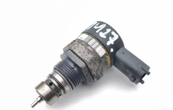 Land Rover Range Rover Evoque L551 Fuel pressure regulator 0281006464 30977384