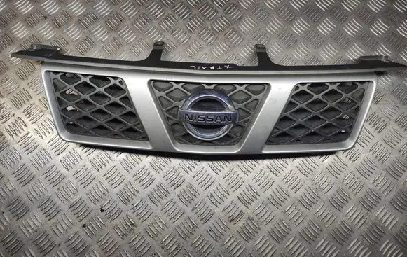 Nissan X-Trail T30 Front bumper upper radiator grill 62310 E0303