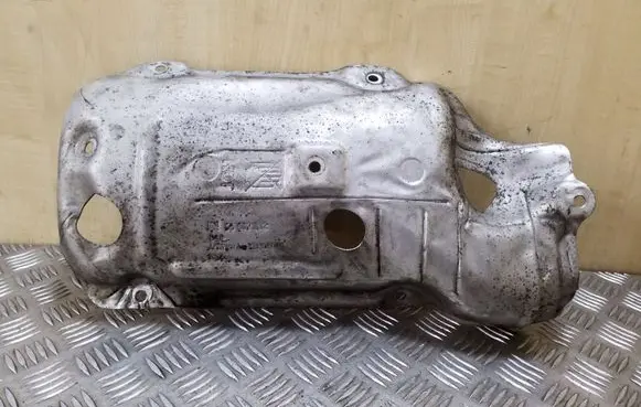 Opel Zafira C Exhaust heat shield 55562332