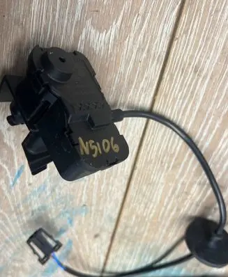Skoda Superb B8 (3V) Front door soft close latching motor (coupe) 