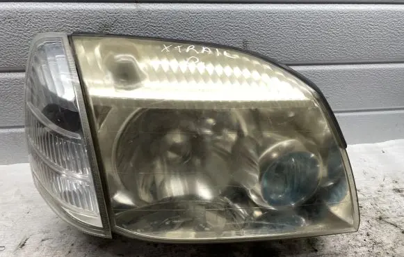 Nissan X-Trail T30 Headlight/headlamp 1669