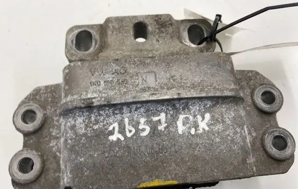 Volkswagen Touran I Engine mount bracket 1K0199555N 1K0199555