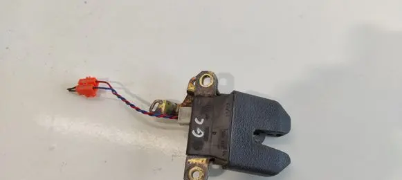 Skoda Superb B5 (3U) Tailgate/trunk/boot lock/catch/latch 827505