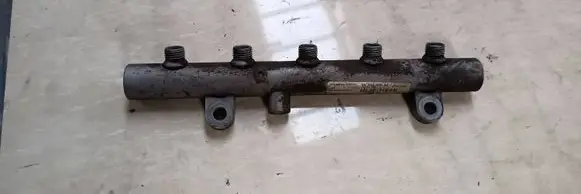 Volvo S40 Fuel main line pipe 9645689580 5WS40041