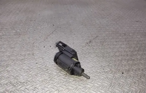Volkswagen Golf IV Brake pedal sensor switch 1J0945511B