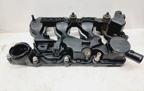 Peugeot 3008 II Rocker cam cover 9827622780
