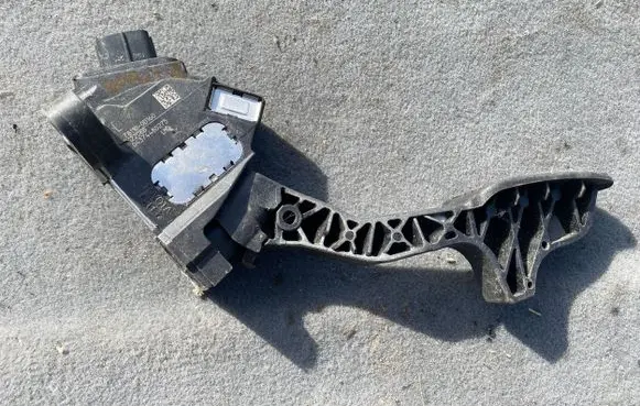 Toyota Yaris Accelerator throttle pedal 781100D160 12208B 04374480275