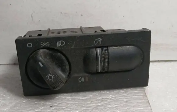 Volkswagen Golf III Light switch 1H6941531