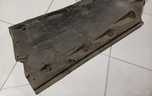 Volkswagen Cross Polo Engine splash shield/under tray 