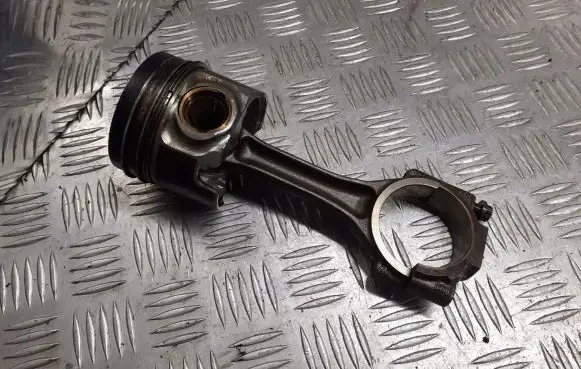 Volkswagen Golf Plus Piston 81L97A8