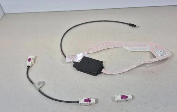 Volkswagen Caddy Aerial antenna amplifier 2K5035525T