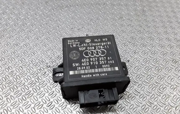Audi A8 S8 D3 4E Light module LCM 4E0907357 4E0910357
