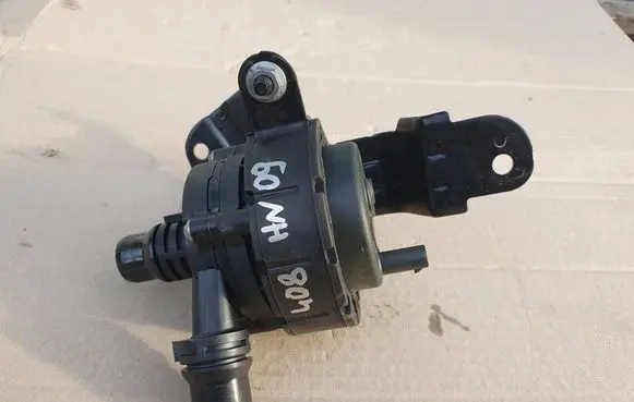 Peugeot 408 P54 Water pump 9833196380