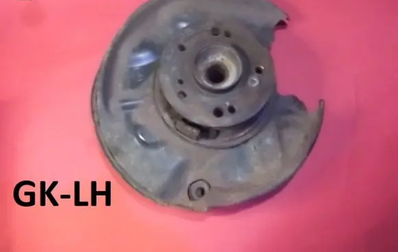 Mercedes-Benz C W202 Rear wheel hub spindle/knuckle 2013574605