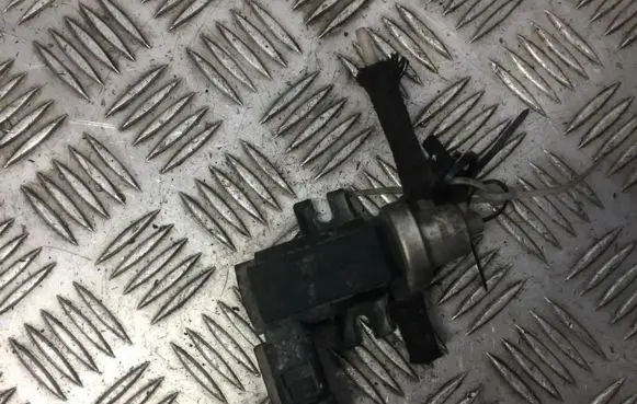Volkswagen Golf V Turbo solenoid valve 1j0906627a 7.22903.25