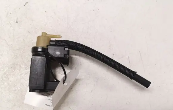 Volvo S90, V90 Turbo solenoid valve 31339808 70466400