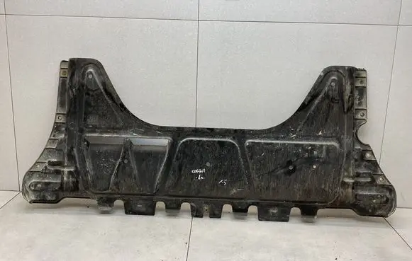 Engine splash shield/under tray