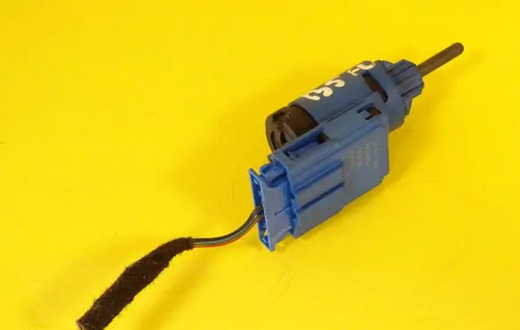 Volkswagen PASSAT B5.5 Brake pedal sensor switch 1J0927189E