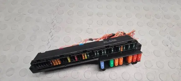 BMW 5 E60 E61 Fuse module 6957330