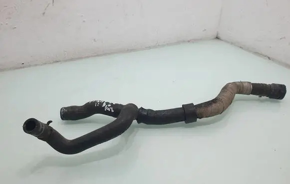 Engine coolant pipe/hose