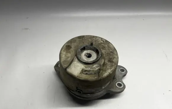 Mercedes-Benz C W205 Engine mount bracket A2052407800