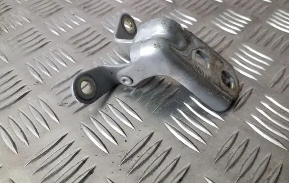 Opel Mokka Front door upper hinge