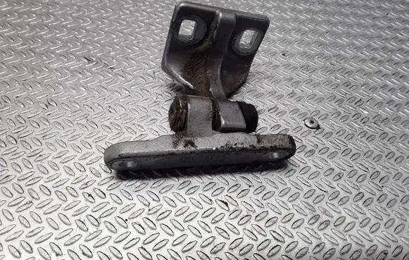 Mercedes-Benz C W203 Rear door upper hinge