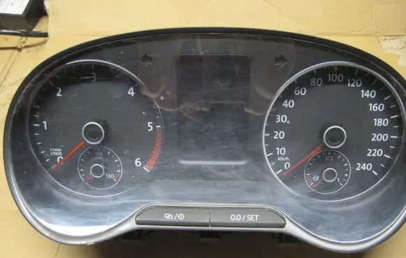 Volkswagen Amarok Speedometer (instrument cluster) 2H0920871A