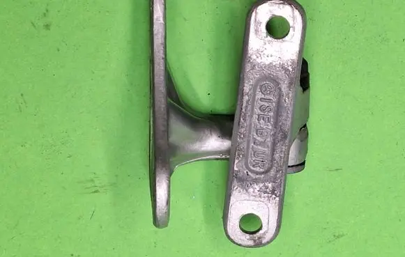 Mercedes-Benz C W203 Front door lower hinge 1SE01110P