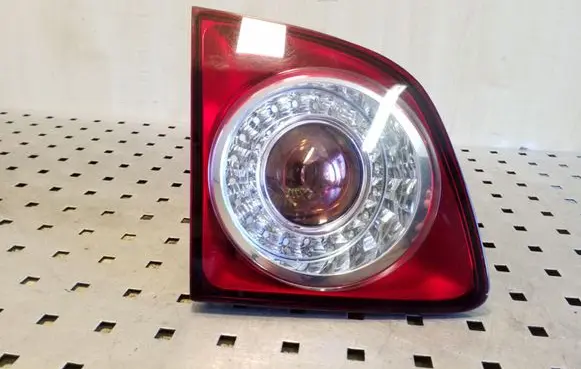 Volkswagen Golf Plus Tailgate rear/tail lights 5M0945093S