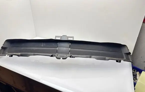BMW iX Intercooler air guide/duct channel 3U5A1A69804 24M039000123 808510000010000