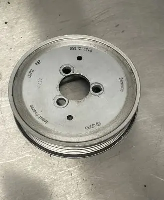 Audi A6 S6 C6 4F Water pump pulley 059121031H
