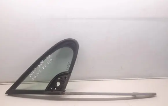 Peugeot 307 Front door vent window glass four-door 963445628