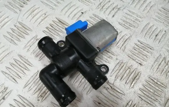 Renault Captur II Coolant heater control valve 212301538R A4535000140