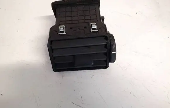 Hyundai Tucson JM Dash center air vent grill 974902e000 97490-2e000