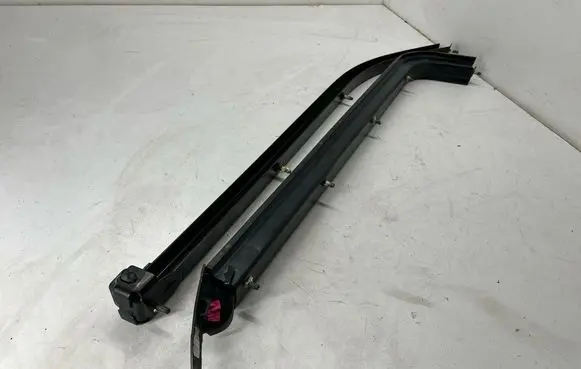 Chrysler Pacifica Sliding door upper top rail 68186026AC 68186030AC 68186032AC