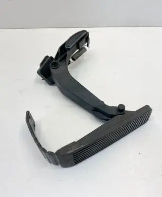 Mercedes-Benz SL R129 Accelerator throttle pedal 2203010001 A2203010001