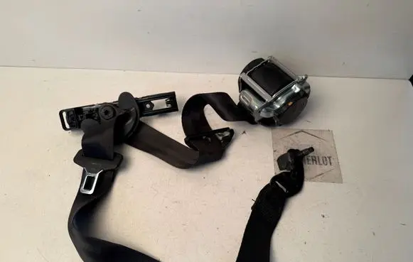 Ford Focus Front seatbelt 0080R0000 635964600C L005794