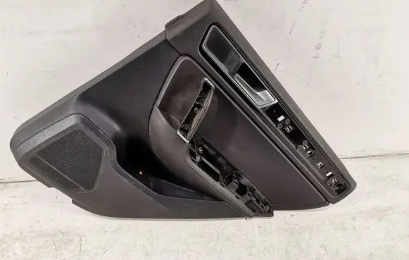 Volkswagen Touareg II Rear door card panel trim 7P1867211