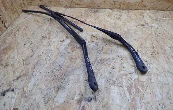 BMW 3 E90 E91 Front wiper blade arm