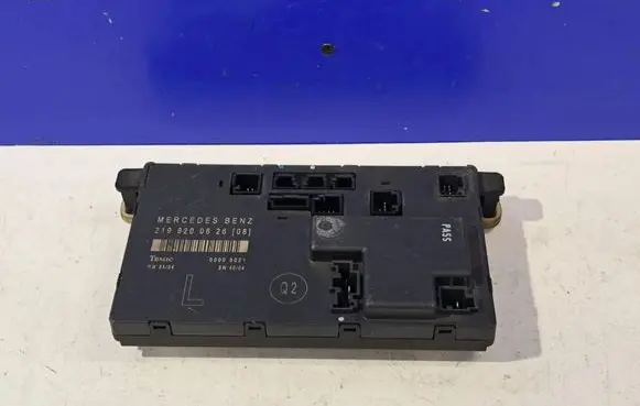 Mercedes-Benz CLS C219 Door control unit/module 2198200626