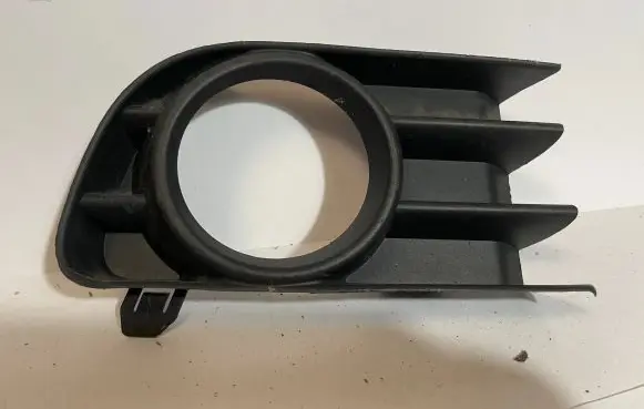 Renault Megane II Fog light bracket 8200115117
