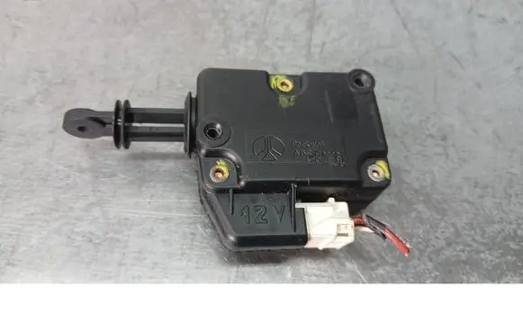 Peugeot 607 Holder (bracket)
