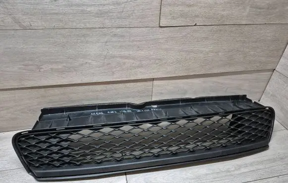 Toyota Auris 150 Front bumper lower grill 53112-02320