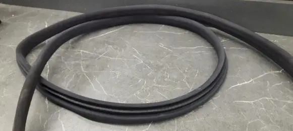 Mercedes-Benz E W210 Rubber seal front coupe door 