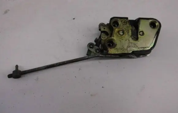 Isuzu Trooper Front door lock