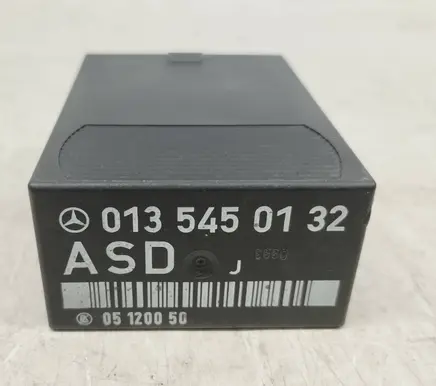 Mercedes-Benz E W124 Other relay 0135450132 A0135450132
