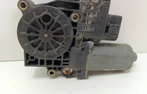 Audi A6 S6 C5 4B Front door window regulator motor 0130821775