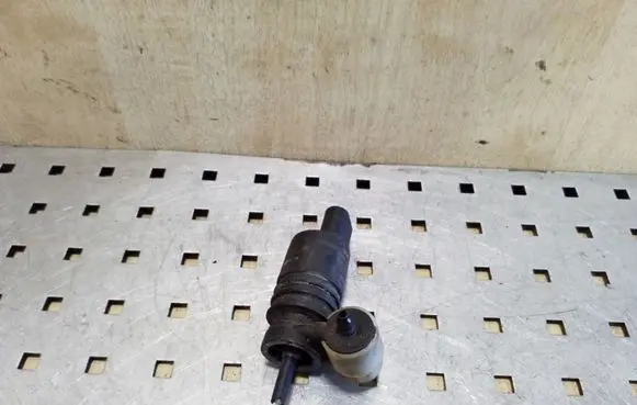 Volkswagen Polo Windscreen/windshield washer pump 1K6955651 3122789