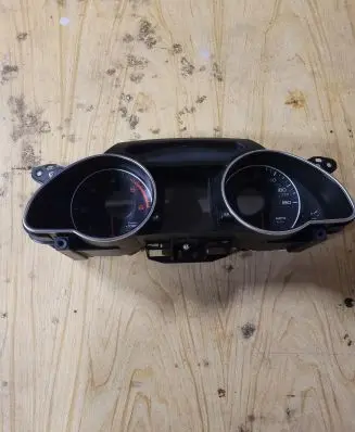 Audi A5 8T 8F Speedometer (instrument cluster) 8T0920981K